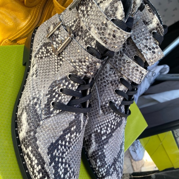 Ted Baker - Picture 2 of 8